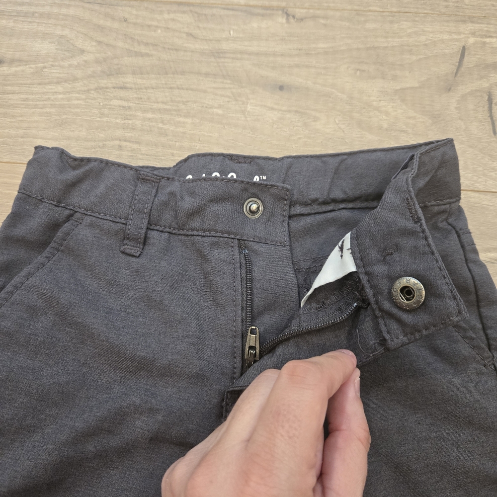 Toddler boys woven quick dry flat front 'at the knee' grey chino shorts size 3T - Picture 4 of 9